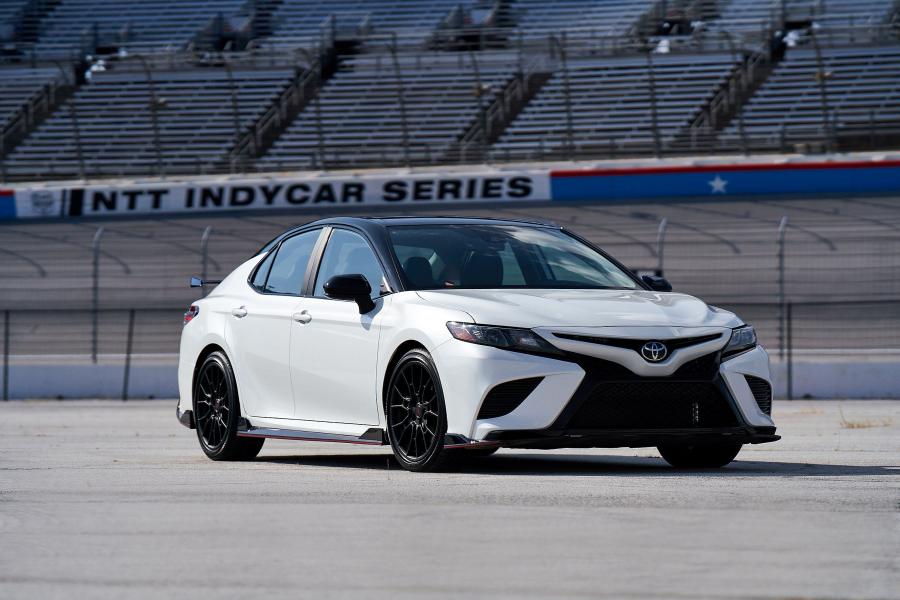  Toyota Camry TRD 2019 года  (NA) (фото 19 из 23)